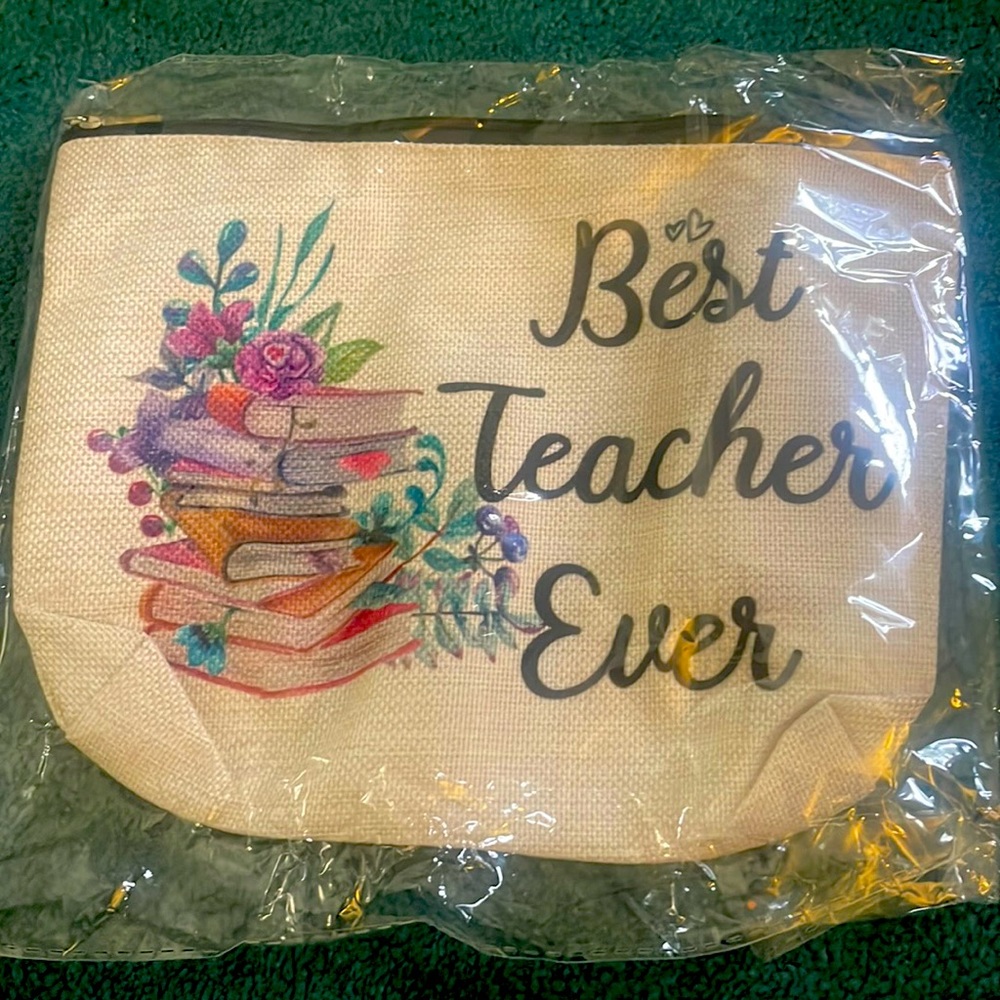 BNWT Best Teacher Ever Pouch